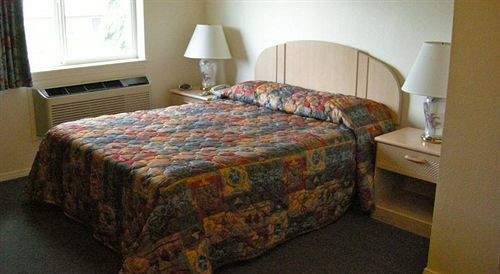 Riverview Motel 3*