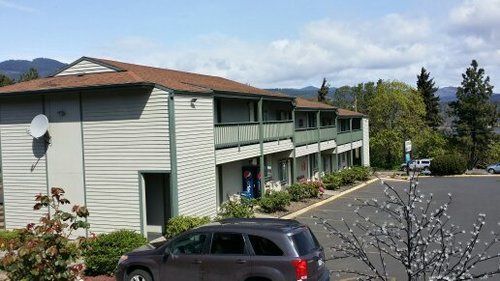 Riverview Motel 3*
