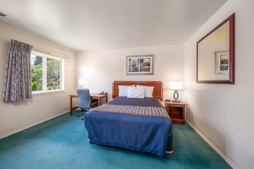 Riverview Motel 3*