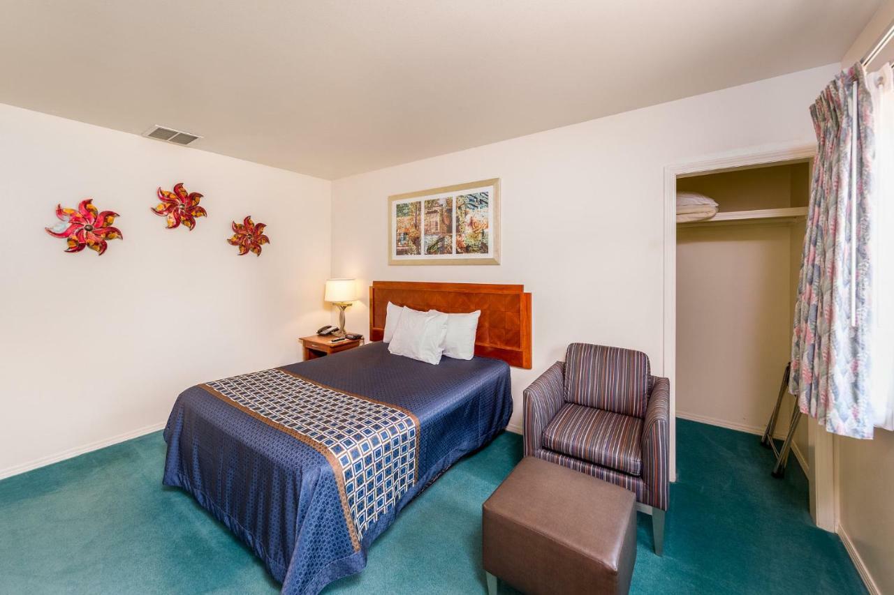 Riverview Motel