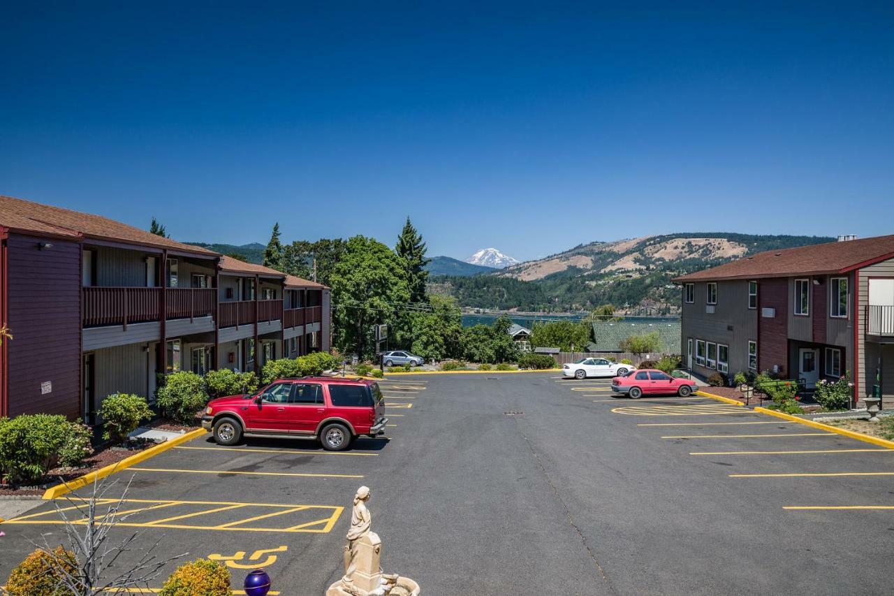 Riverview Motel